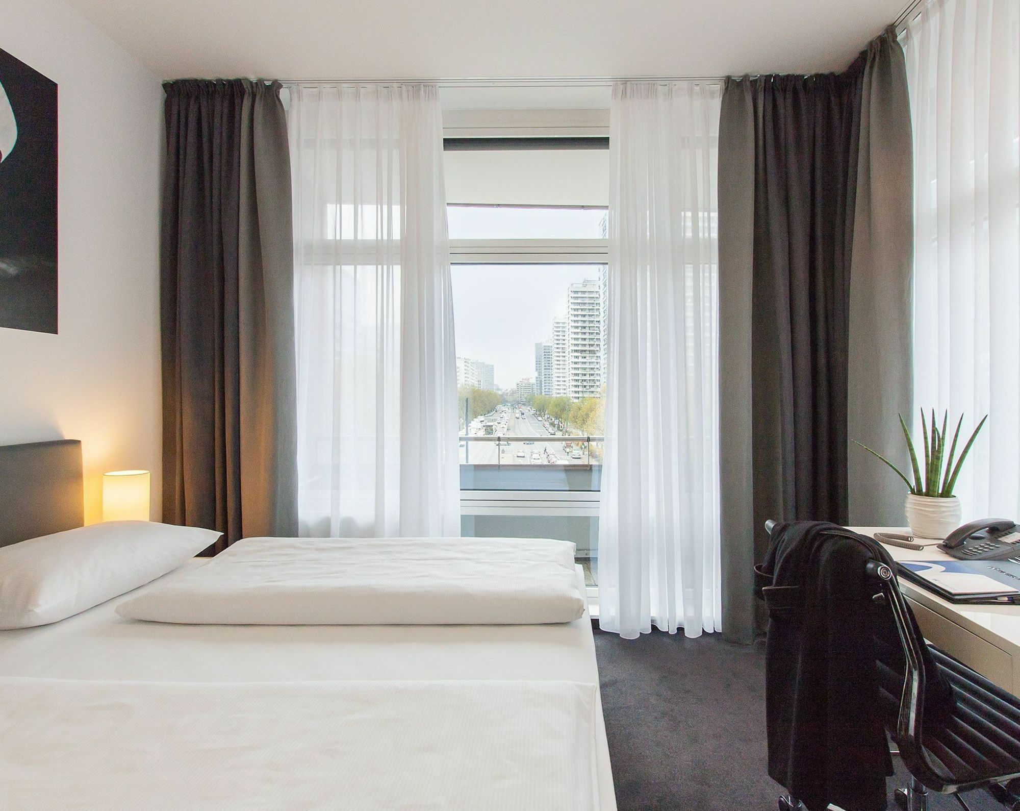 Garner Hotel Berlin - Gendarmenmarkt By Ihg Ngoại thất bức ảnh
